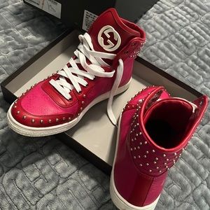 Vintage Gucci sneakers.